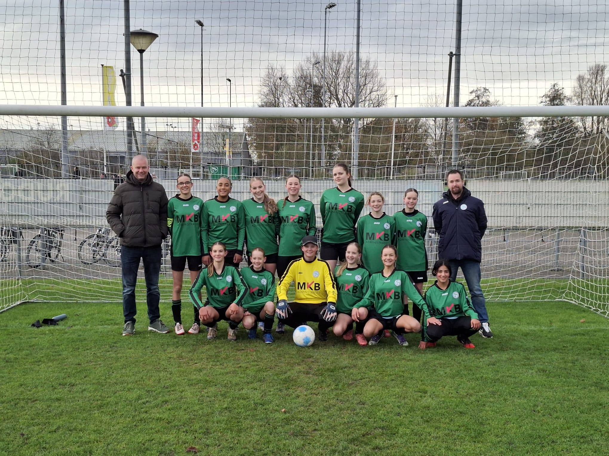 MKB Administraties - nieuwe partner meidenvoetbal